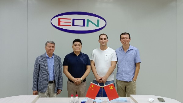 乌兹别克斯坦国家医学院外科中心主任Giyasov Shukhrat教授赴乐发500科技访问交流